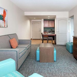 One-Bedroom Queen Suite Two Queen Beds Non-Smoking
